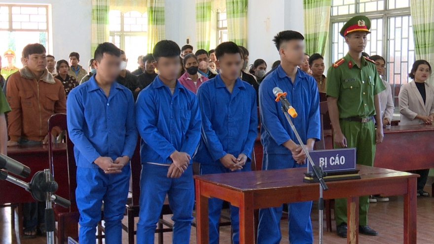 Báo động hiểm họa ma túy về làng ở Kon Tum